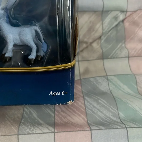 Little Drummer Boy Figurine Collection with Fold-Out Nativity Scene Toys R Us - Picture 5 of 16